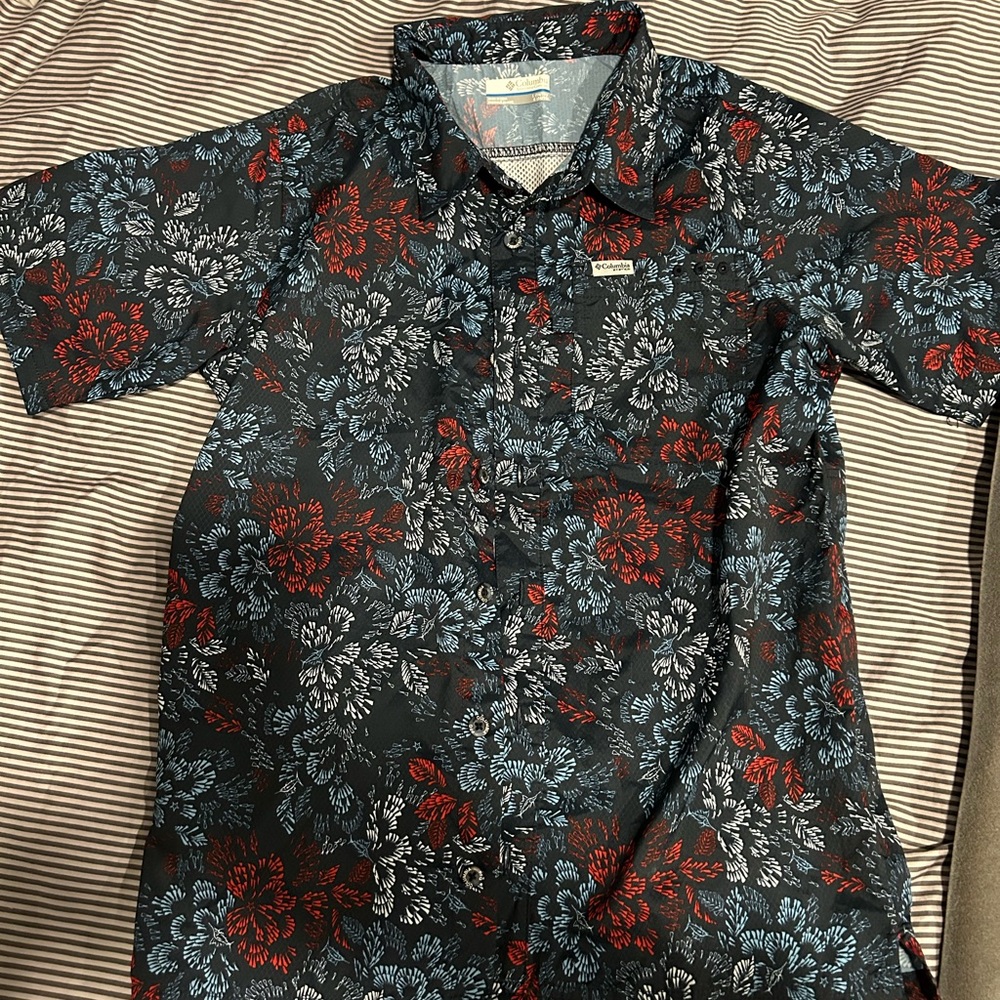 Columbia Boys XL UPF 40 Short Sleeved Shirt